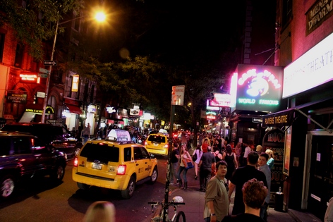 ���-����